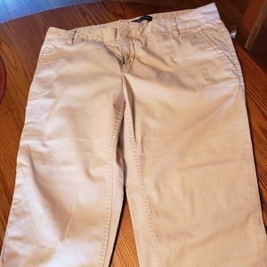 Gap capris tan size 8